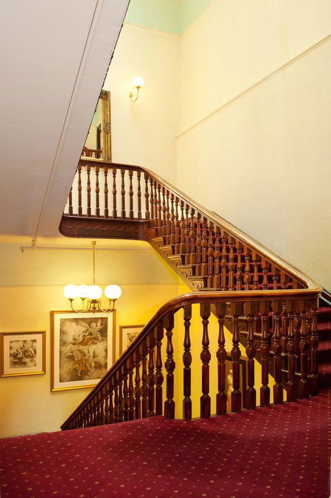 Hotel Claremont Guest House - Accommodation Mt Buller 16
