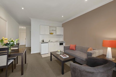 Comfort Hotel Melbourne Central - Accommodation Mt Buller 3