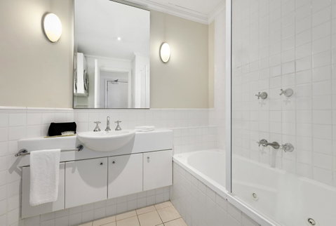 Comfort Hotel Melbourne Central - Accommodation Mt Buller 6