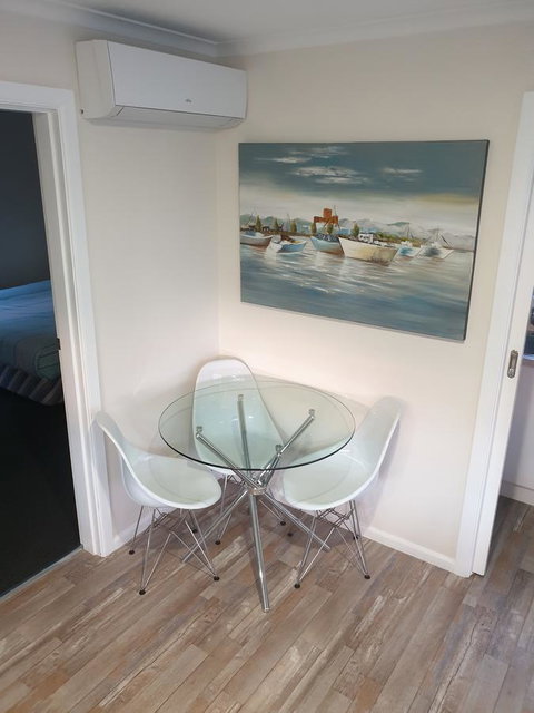 Beachcomber Holiday Units - Accommodation Mt buller 5