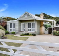 Cute Cottage on Cain - beach at end of street - Accommodation Mt Buller