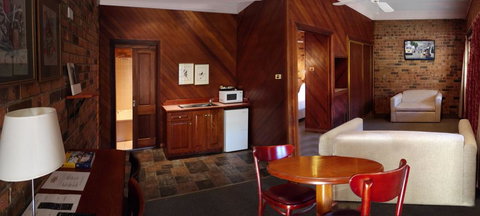 The Carrington Inn - Bungendore - Accommodation Mt Buller 1