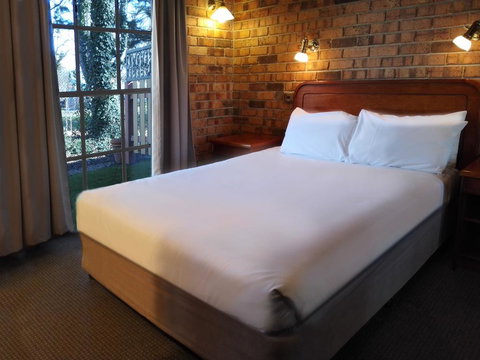 The Carrington Inn - Bungendore - Accommodation Mt Buller 3