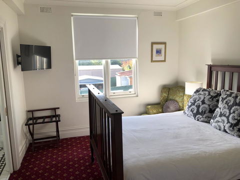 The Corner Hotel Alexandra - Accommodation Mt Buller 1