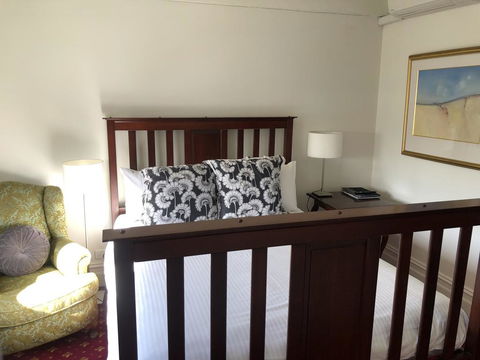 The Corner Hotel Alexandra - Accommodation Mt Buller 3