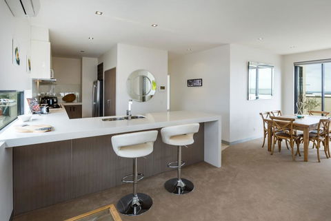 THE PENTHOUSE - MORNINGTON - Accommodation Mt Buller 1