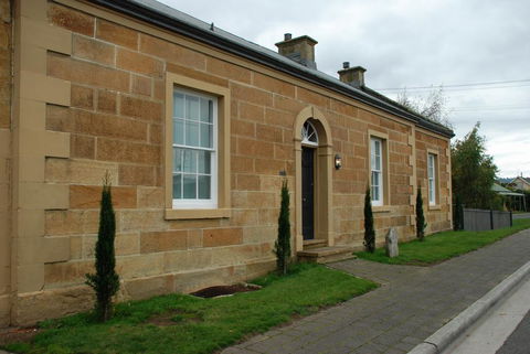 The Red Feather Inn - Accommodation Mt Buller 1