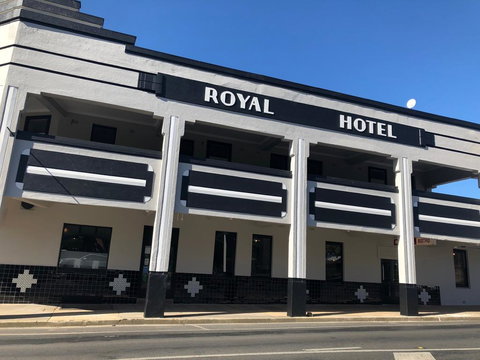 The Royal Hotel, Drouin - Accommodation Mt buller 1