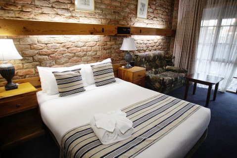 The Settlement Historic Hotel - Accommodation Mt buller 2