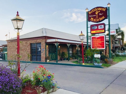 The Settlement Historic Hotel - Accommodation Mt buller 0