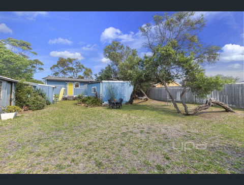 Toot Toot ! 50s Classic Beach House With Bungalow - Accommodation Mt Buller 2