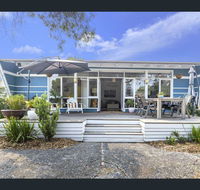 Toot Toot  50s Classic Beach House with Bungalow - Accommodation Mt Buller