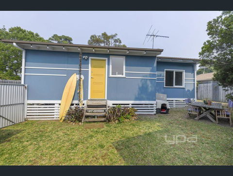 Toot Toot ! 50s Classic Beach House With Bungalow - Accommodation Mt Buller 3