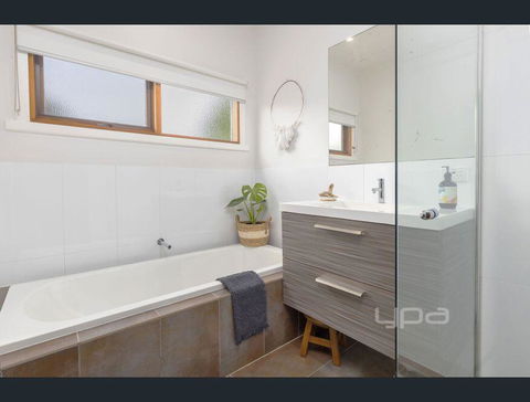 Toot Toot ! 50s Classic Beach House With Bungalow - Accommodation Mt Buller 1
