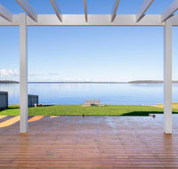 Tranquility Absolute Waterfront - Pet Friendly - 10 Mins to Hyams Beach - Accommodation Mt buller