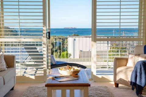 Tyrone Beach Retreat, VIEWS - Accommodation Mt Buller 2