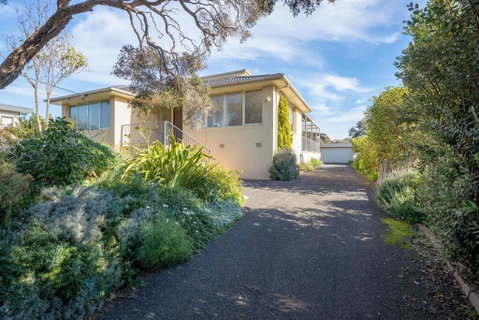 Tyrone Beach Retreat, VIEWS - Accommodation Mt Buller 1