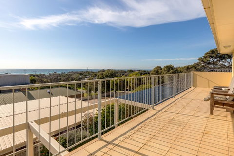 Tyrone Beach Retreat, VIEWS - Accommodation Mt Buller 0
