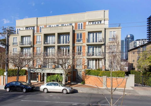Walk To The MCG, The Tan, Botanic Gardens & Train - Accommodation Mt Buller 0