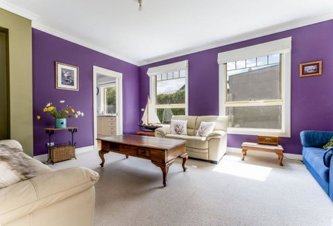 WALKIN ON SUNSHINE - STROLL TO BEACH BREAK - Accommodation Mt Buller 3