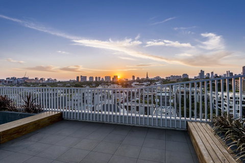 Oaks Melbourne South Yarra Suites - Accommodation Mt Buller 6