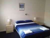 Rosebud Beach Unit 200 mt to Beach. Late checkout