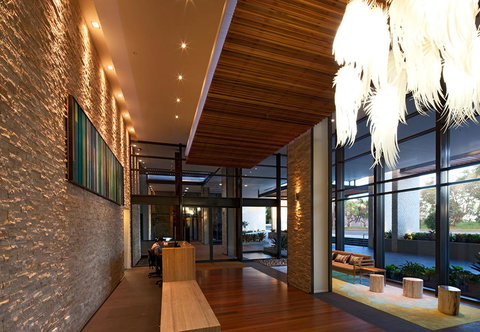 Oaks Redcliffe Mon Komo Suites - Accommodation Mt Buller 13