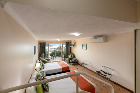 Sunlit Waters Studio Apartments - Accommodation Mt Buller 24