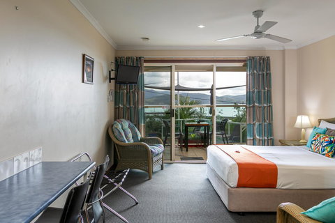 Sunlit Waters Studio Apartments - Accommodation Mt Buller 10