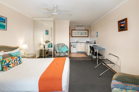 Sunlit Waters Studio Apartments - Accommodation Mt Buller 14