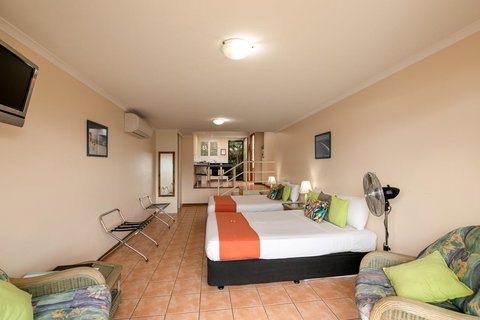 Sunlit Waters Studio Apartments - Accommodation Mt Buller 30