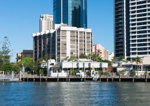 Tiki Hotel Apartments Surfers Paradise - Accommodation Mt Buller 4