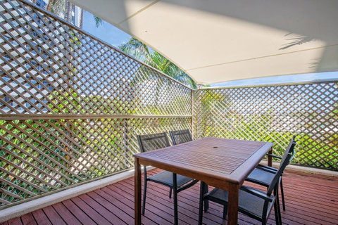 Tiki Hotel Apartments Surfers Paradise - Accommodation Mt Buller 10