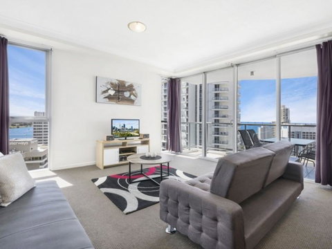 Beach Stay - Ocean & Riverview Resort Chevron Renaissance Central Surfers Paradise - Accommodation Mt Buller 3