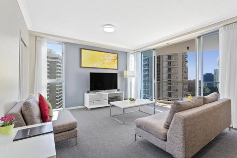 Beach Stay - Ocean & Riverview Resort Chevron Renaissance Central Surfers Paradise - Accommodation Mt Buller 7