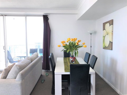 Beach Stay - Ocean & Riverview Resort Chevron Renaissance Central Surfers Paradise - Accommodation Mt Buller 4