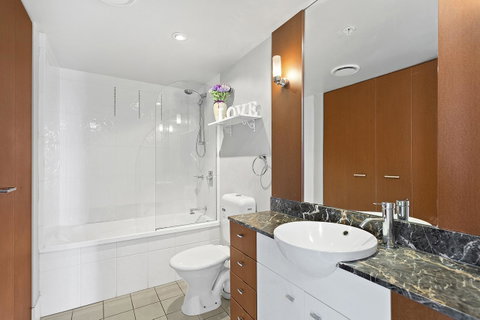 Beach Stay - Ocean & Riverview Resort Chevron Renaissance Central Surfers Paradise - Accommodation Mt Buller 6