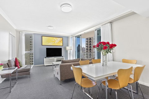 Beach Stay - Ocean & Riverview Resort Chevron Renaissance Central Surfers Paradise - Accommodation Mt Buller 10