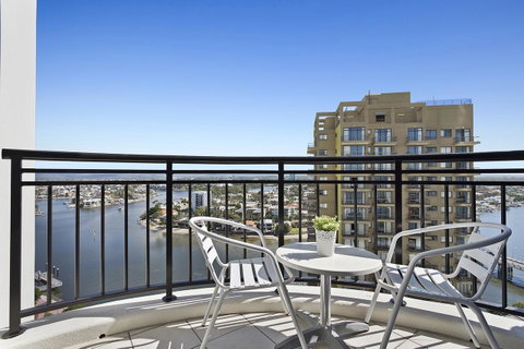 Beach Stay - Ocean & Riverview Resort Chevron Renaissance Central Surfers Paradise - Accommodation Mt Buller 13