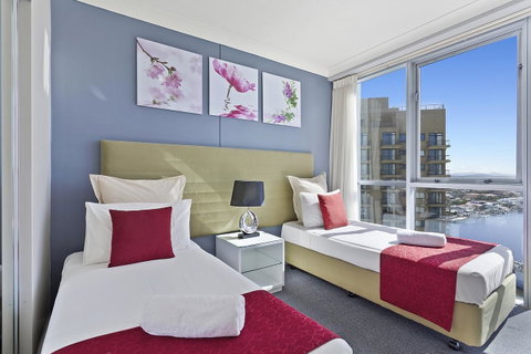 Beach Stay - Ocean & Riverview Resort Chevron Renaissance Central Surfers Paradise - Accommodation Mt Buller 9