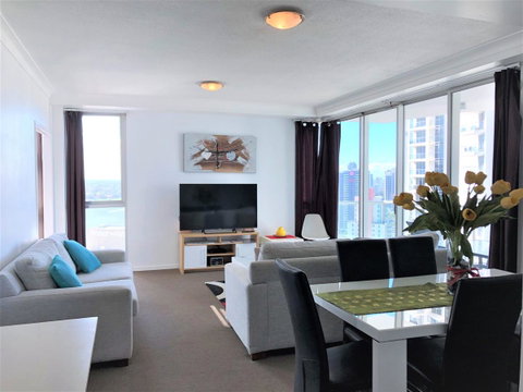 Beach Stay - Ocean & Riverview Resort Chevron Renaissance Central Surfers Paradise - Accommodation Mt Buller 17