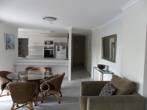 Grosvenor Beachfront Apartments Surfers Paradise - Accommodation Mt Buller 5