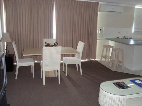Grosvenor Beachfront Apartments Surfers Paradise - Accommodation Mt Buller 26