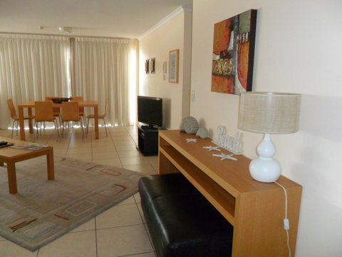 Grosvenor Beachfront Apartments Surfers Paradise - Accommodation Mt Buller 10