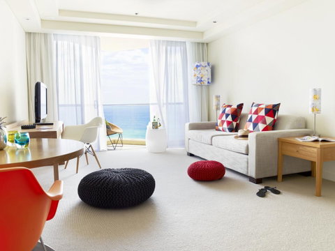 QT Gold Coast - Accommodation Mt Buller 30