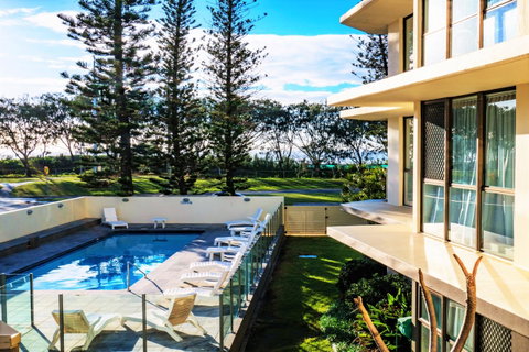 Seacrest Beachfront Apartments Surfers Paradise - Accommodation Mt Buller 40