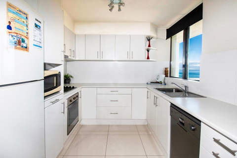 Seacrest Beachfront Apartments Surfers Paradise - Accommodation Mt Buller 23