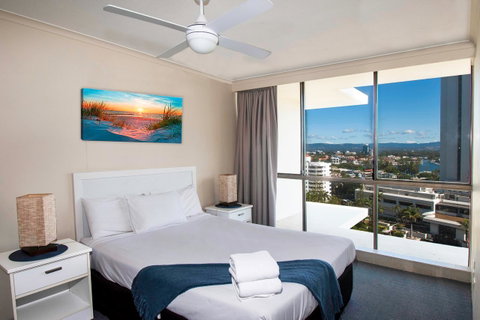 Seacrest Beachfront Apartments Surfers Paradise - Accommodation Mt Buller 17