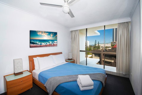 Seacrest Beachfront Apartments Surfers Paradise - Accommodation Mt Buller 10