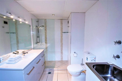 Seacrest Beachfront Apartments Surfers Paradise - Accommodation Mt Buller 15
